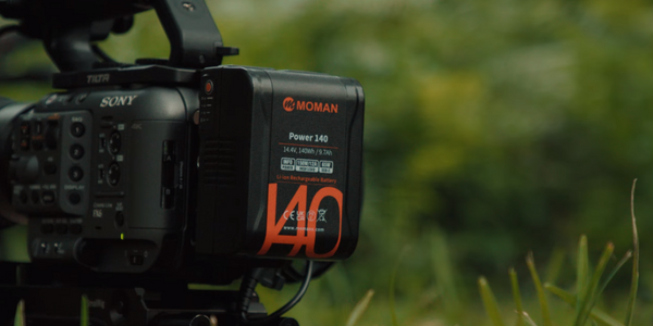 Full review of DSLR camera battery Moman Power 140 of external v-mount type