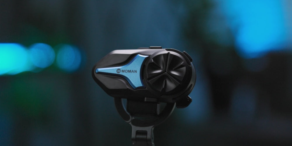 How to talk to each other while skiing: 4 ways explained