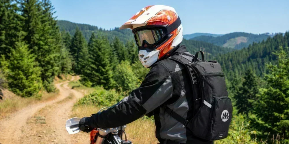 Trail riding gear for dirt bike: 5 gadgets worth considering
