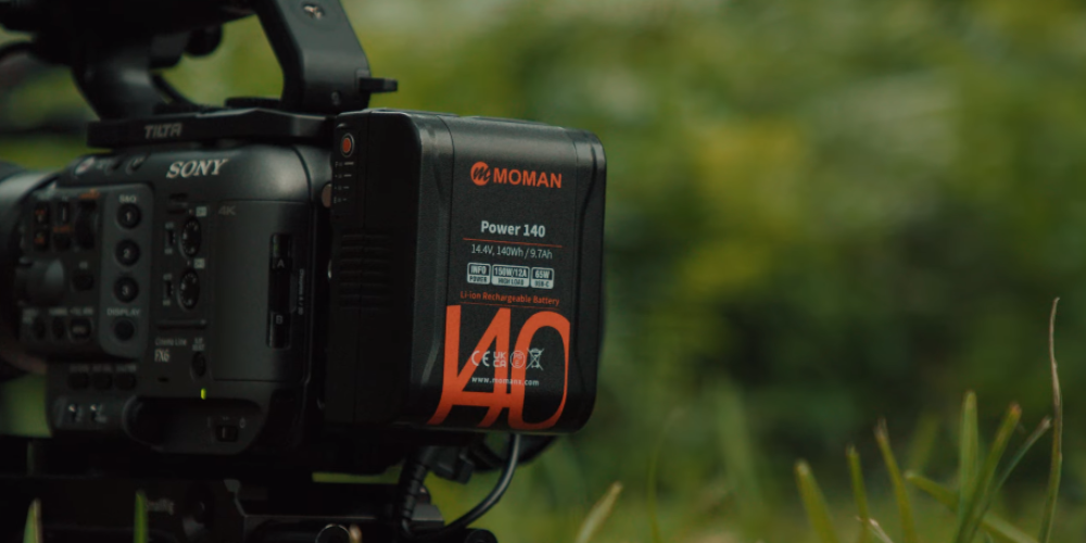Full review of DSLR camera battery Moman Power 140 of external v-mount