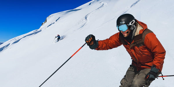 How to listen to music while skiing or snowboarding safely and enjoyably? 