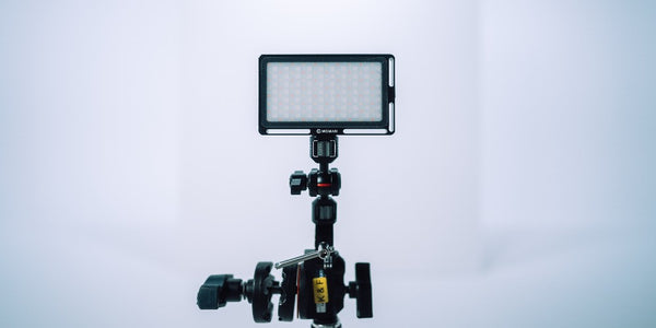 How to tell what is an ideal camera light for video?