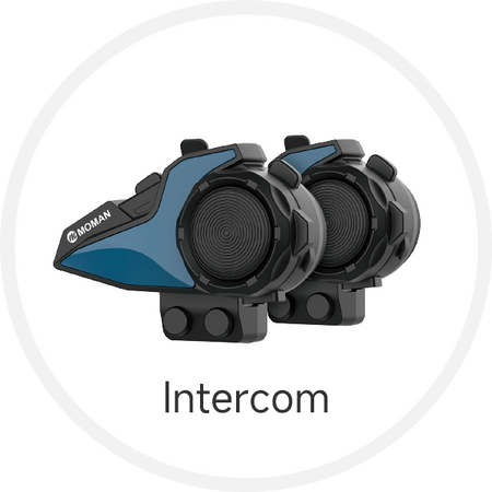 Moman H2E motorcycle intercom has a big control knob.