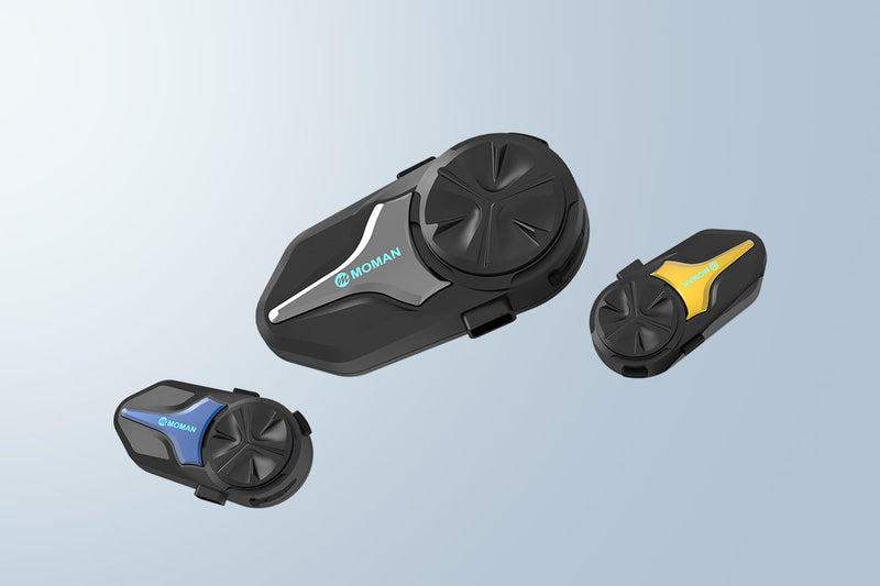 Moman CP-X comes in three colors and carries a big knob on the front.