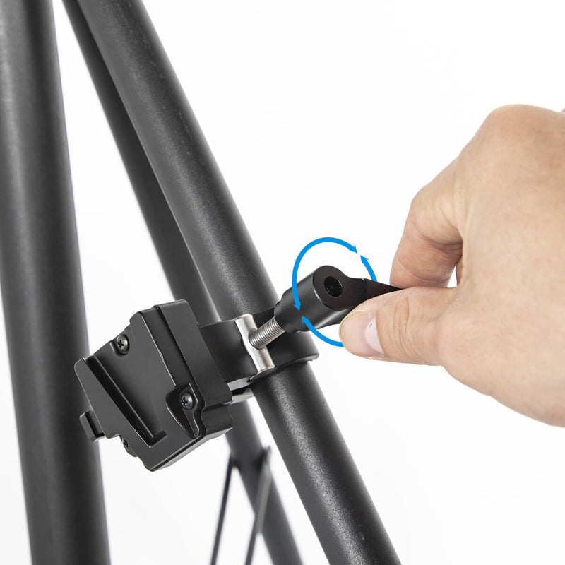 Moman VBC with a quick release adapter provides a simple attach and takedown of the pole